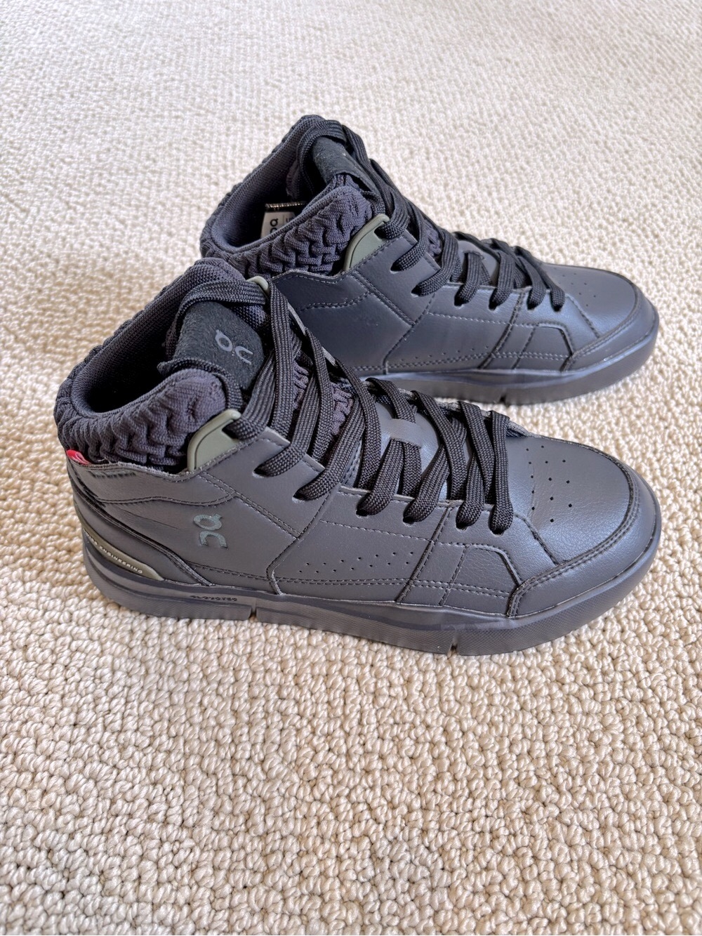 New On Running Running The Roger Clubhouse Sensa Black/ Camo Mid-top Sneaker